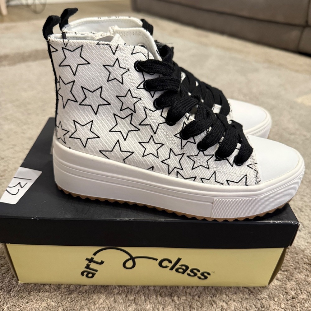 Art Class Blakely Kids High Top Platform Sneakers White Black Star Print Size 1
